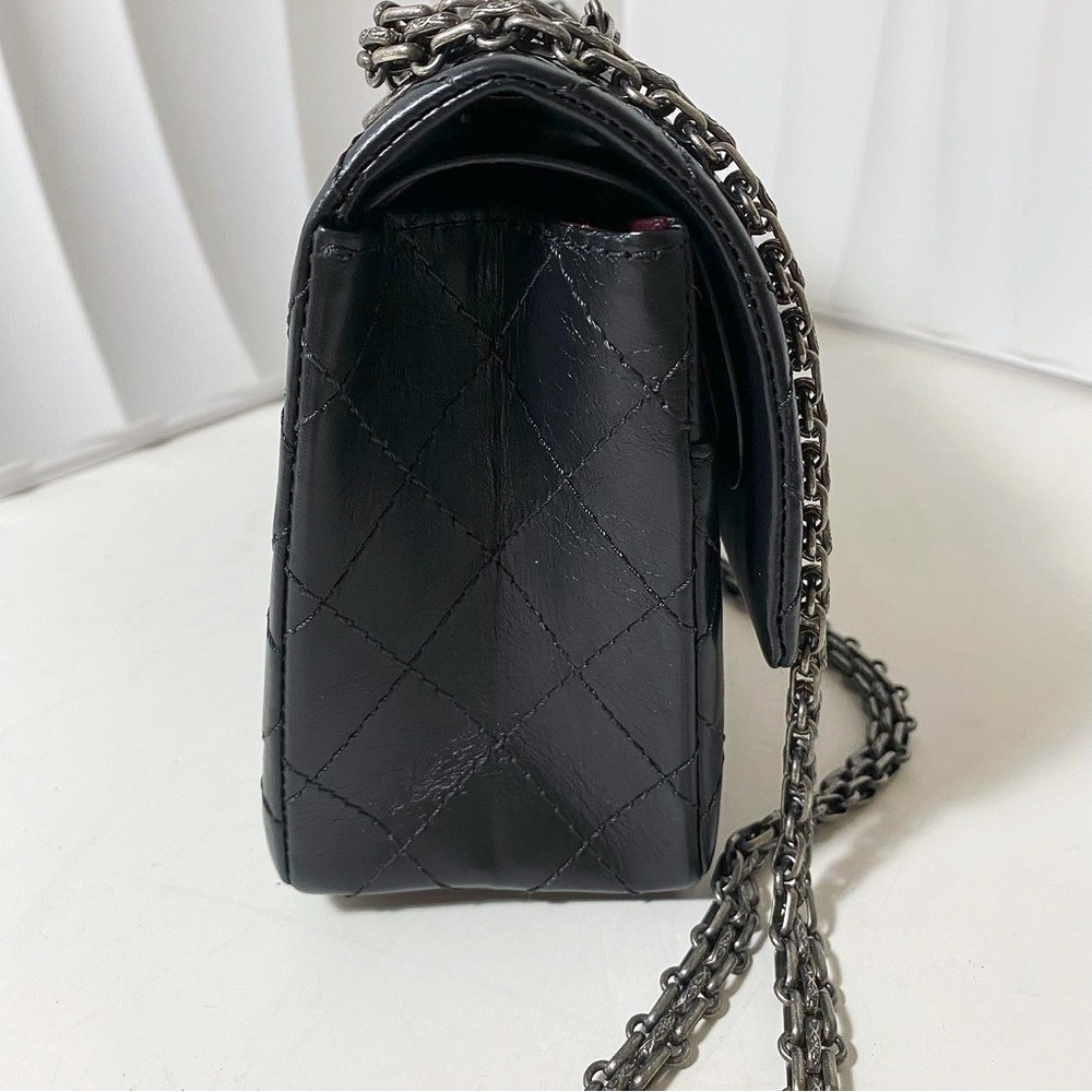 Chanel 2.55 Reissue Quilted Aged Black & Gunmetal Calfskin Flap Bag - Picture 4 of 12